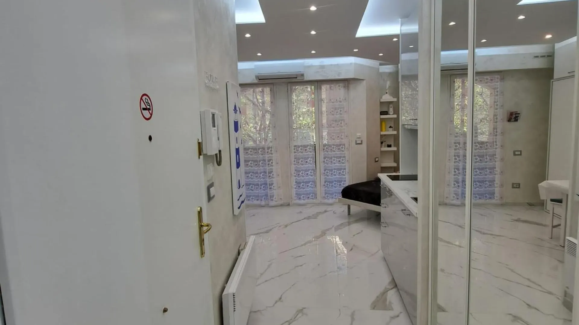 Sharon Apartment In Victoria Beach Menton France