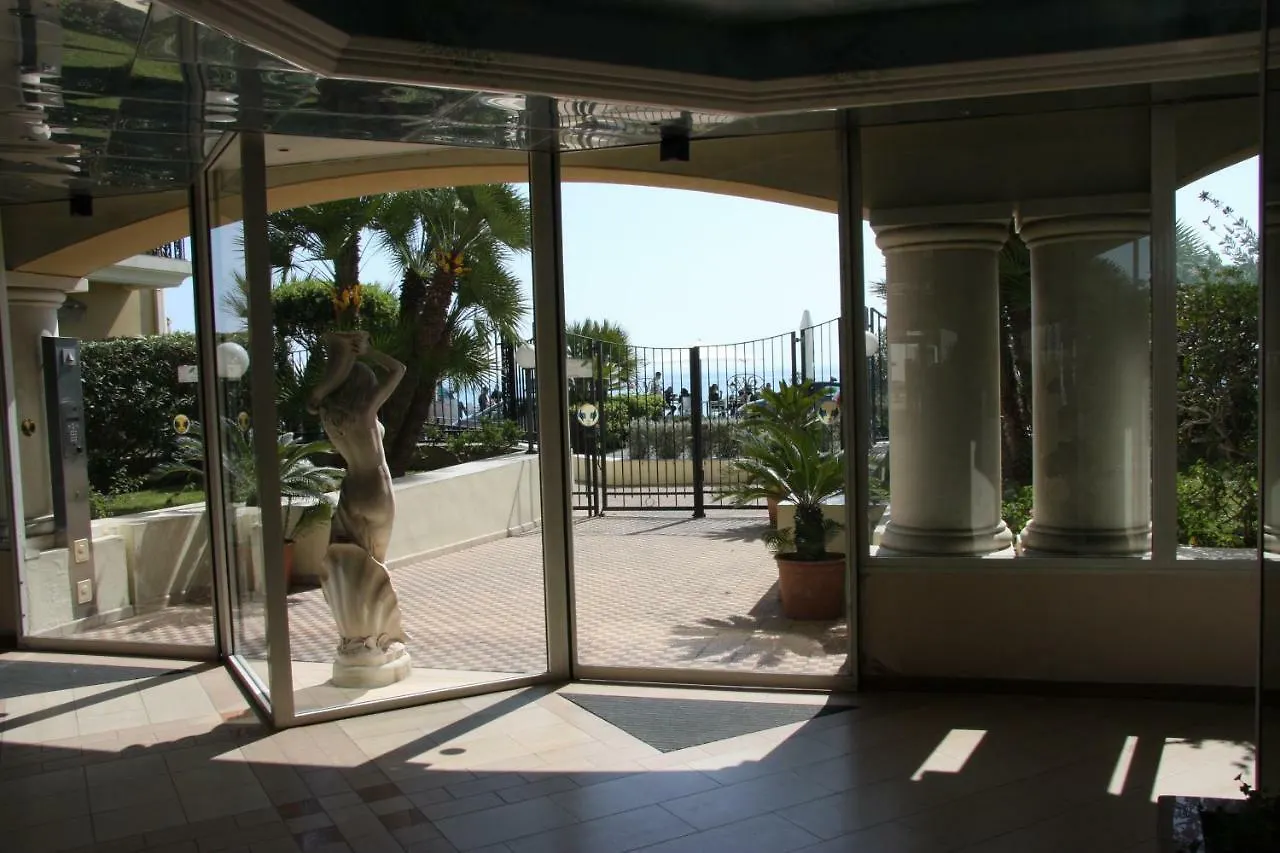 Sharon Apartment In Victoria Beach Menton